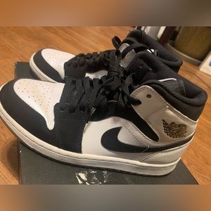 Air Jordan 1s Mid “Diamond” Sz 7